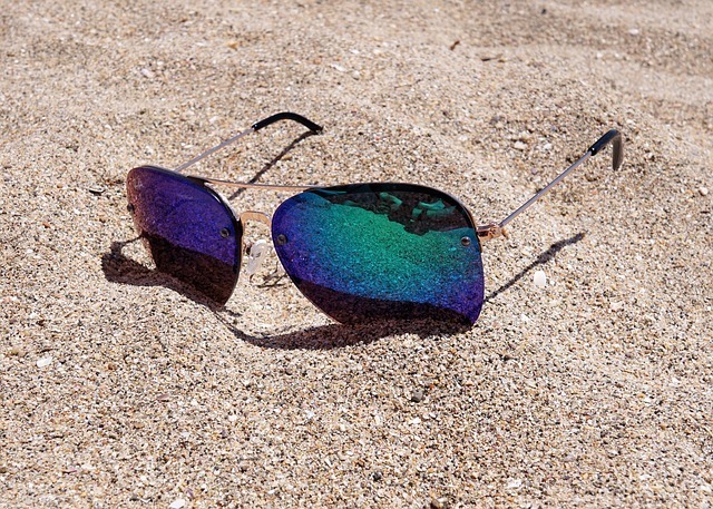 sunglasses-2523803_640.jpg